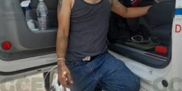 Hombre fue maniatado al interior de su unidad por personas desconocidas en la Carretera a Matehuala
