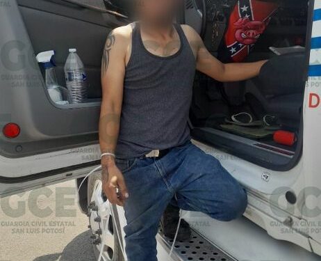 Hombre fue maniatado al interior de su unidad por personas desconocidas en la Carretera a Matehuala