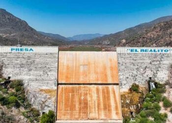 Se registró una nueva fuga en el acueducto de la presa el Realito