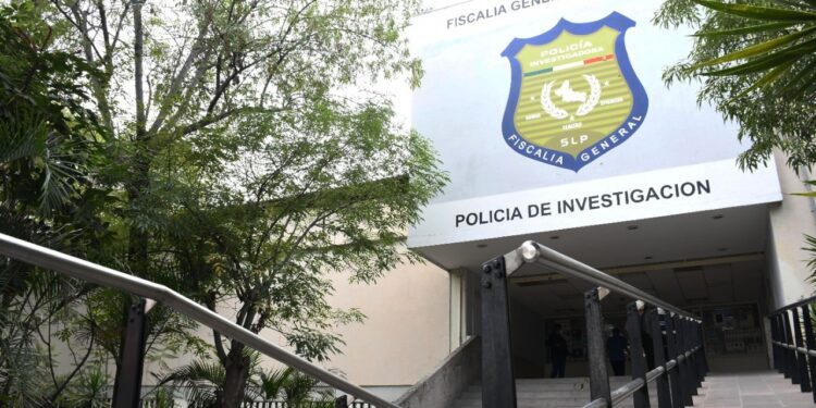 Investigan deceso de una mujer dentro de su domicilio en María Cecilia