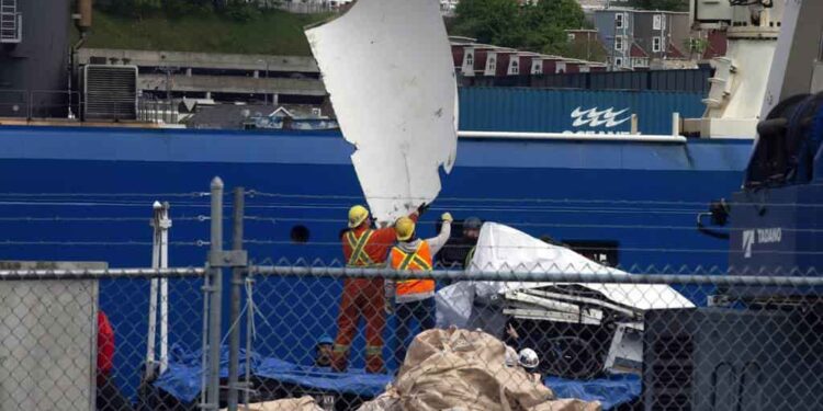 Llegan a Canadá los restos del sumergible Titán recuperados en el Atlántico