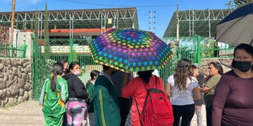 Debido al calor analizan retomar clases a distancia en nivel básico