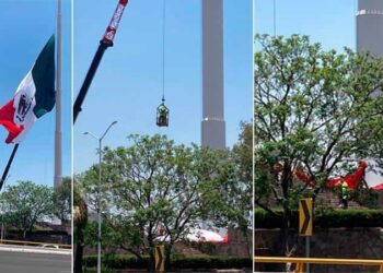 Destraban y arrastran por el suelo la bandera monumental