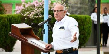 Corren a director de primaria Mariano Jiménez acusado de acoso