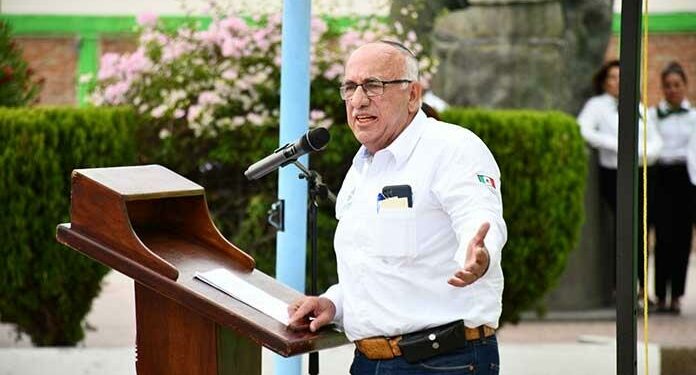 Corren a director de primaria Mariano Jiménez acusado de acoso