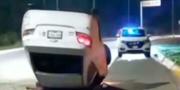 Fallece mujer en volcadura en el Río Santiago