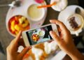 Estudio revela que nuestro gusto por la comida está influenciado por lo que vemos en el celular