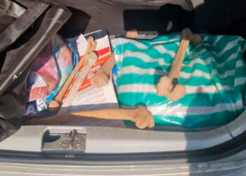 Caen mujeres por robar huesos de panteón “por encargo de una bruja”