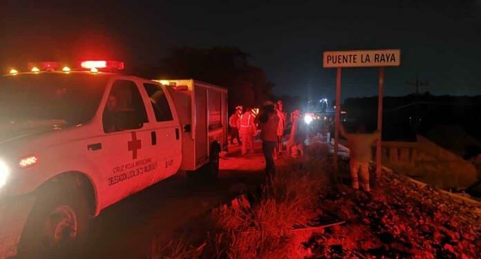 Joven motociclista fallece al caer de un puente en rehabilitación