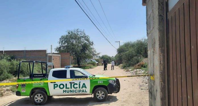 Hallan cadáver encobijado en Soledad