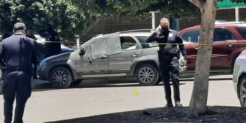 A balazos asesinan a un hombre en estacionamiento de Bodega Aurrerá