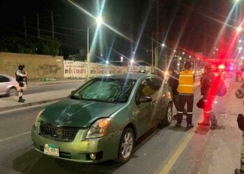 Grave, peatón atropellado por un automóvil en Anillo Periférico
