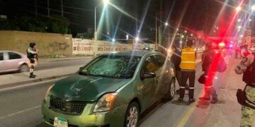 Grave, peatón atropellado por un automóvil en Anillo Periférico