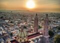 Domingo parcialmente nublado pero caluroso en SLP