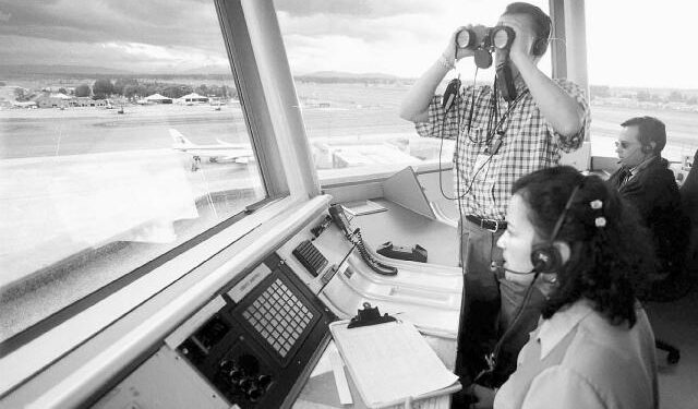 VIDEO: Un piloto mexicano narra hoy como un OVNI tomó control de su nave en 1975