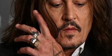 Encontraron a Johnny Depp inconsciente en un hotel y temen por su salud