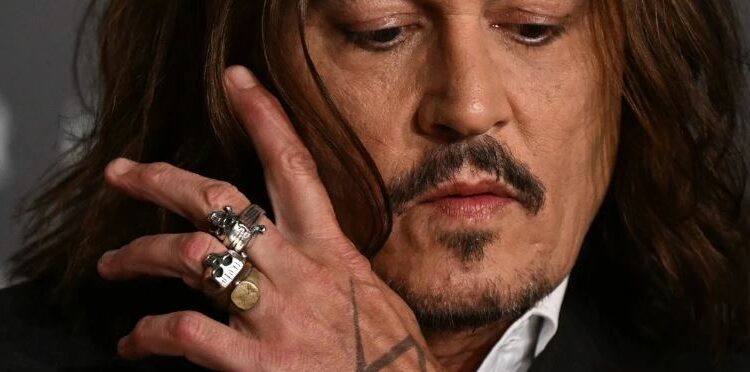 Encontraron a Johnny Depp inconsciente en un hotel y temen por su salud