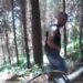Ciclista interrumpe a una pareja haciendo el delicioso en medio del bosque