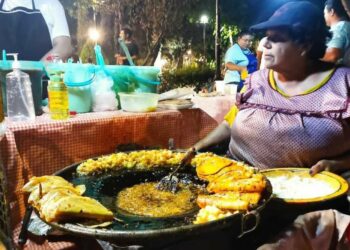Los emblemáticos tacos rojos de Tequis, 63 años deleitando el paladar de los potosinos