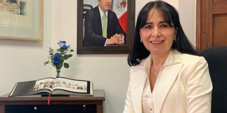 Renuncia Elizabeth Torres a la Secretaría de Cultura