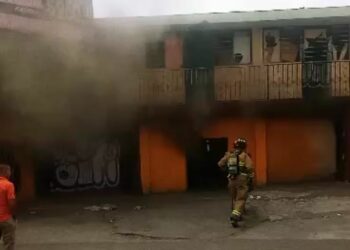 VIDEO: Se incendia bar ubicado en lateral de Salvador Nava