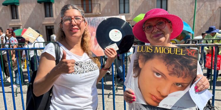 Soledenses reciben boletos gratis para el concierto de Luis Miguel
