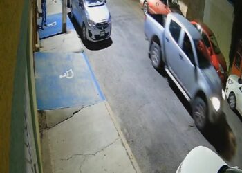 VIDEO: Denuncian otro robo de vehículo con violencia en la colonia Satélite