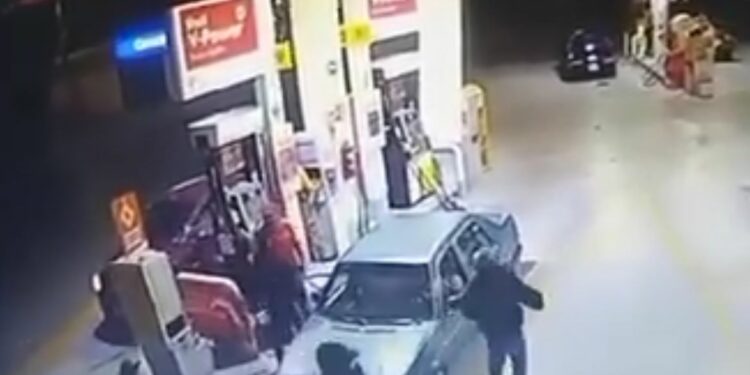 VIDEO: Asaltan gasolinera de la Calzada de Guadalupe