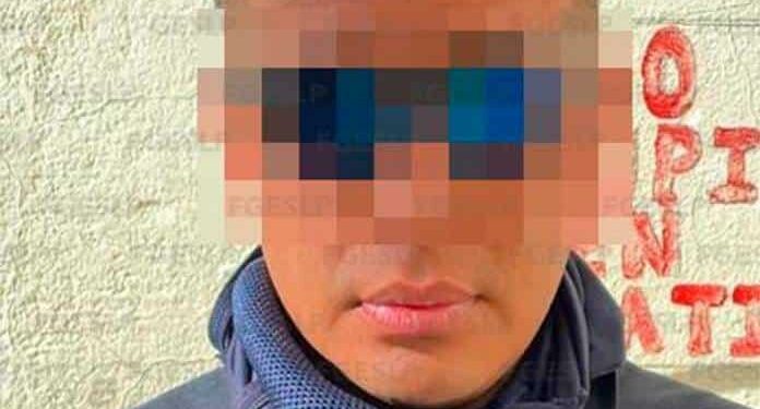 A policía se le escapa un tiro y mata a detenido