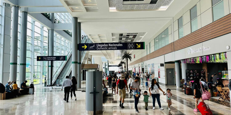 Aerolíneas deberán indemnizar a pasajeros por sobreventa de vuelos