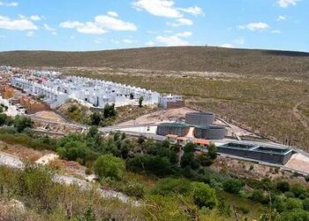 Ayuntamiento e Interapas pueden actuar contra Aguas del Poniente: Aejandro Leal