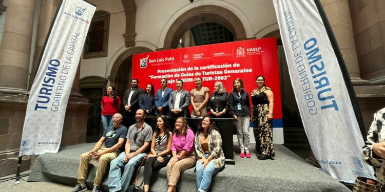 Presentan Diplomado de Guía de Turistas en la capital