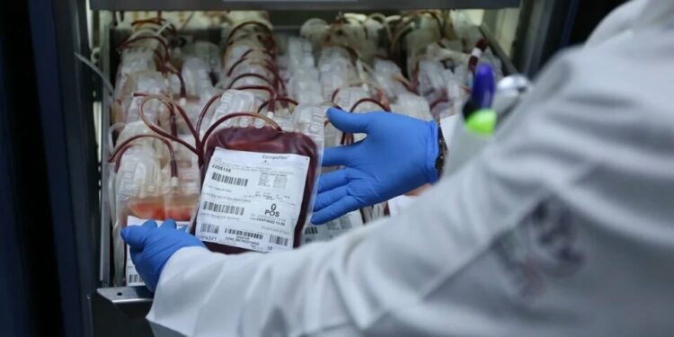 Sin bolsas para hacer transfusiones en el ISSSTE; “es imposible donar”, denuncian