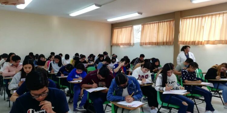 Con tranquilidad inició la aplicación del examen de admisión a la UASLP