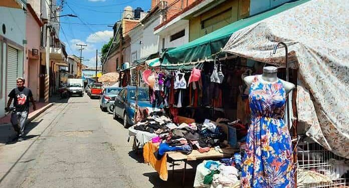 ¡No dejan NADA! Ladrones ahora se llevan hasta toldos