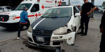 Niño y su padre son atropellados en el Periférico
