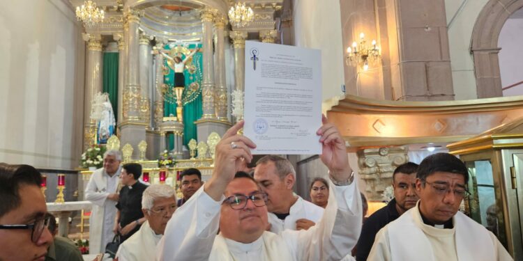 VIDEO: Cambios en parroquia del Saucito es por agresiones al padre Omar: Iglesia