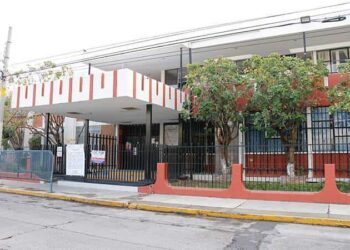 Padres de familia se quejan por exigencia del pago de las cuotas