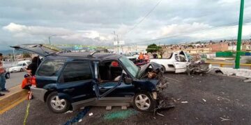 Un muerto y tres heridos, saldo de fuerte choque