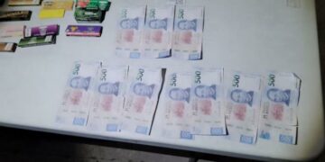 Detienen en Tamuín a dos adultos y tres menores de edad en posesión de armas, droga y billetes falsos