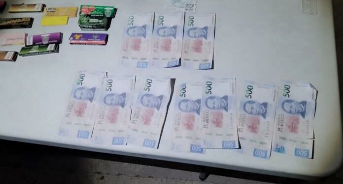 Detienen en Tamuín a dos adultos y tres menores de edad en posesión de armas, droga y billetes falsos