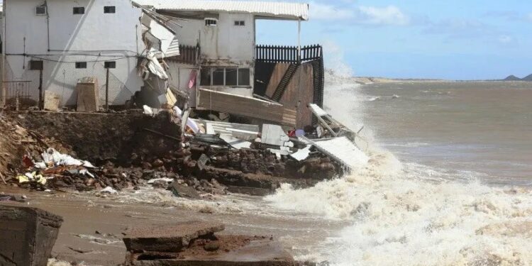 Deja “Hilary” diversos daños y damnificados en Sonora