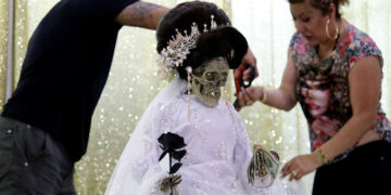 FOTOS: La Santa Muerte ‘triunfa’ entre latinos de EU