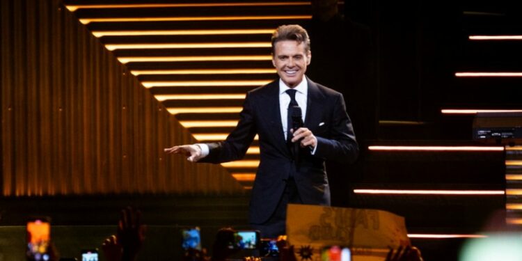 Reportan a Luis Miguel como hospitalizado de emergencia; esto sabemos sobre su salud