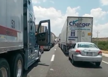 Accidente en la 57, provoca largas filas en el tramo SLP-Querétaro
