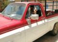 Piden apoyo a la ciudadanía para localizar una camioneta que fue robada afuera de la Clínica 50