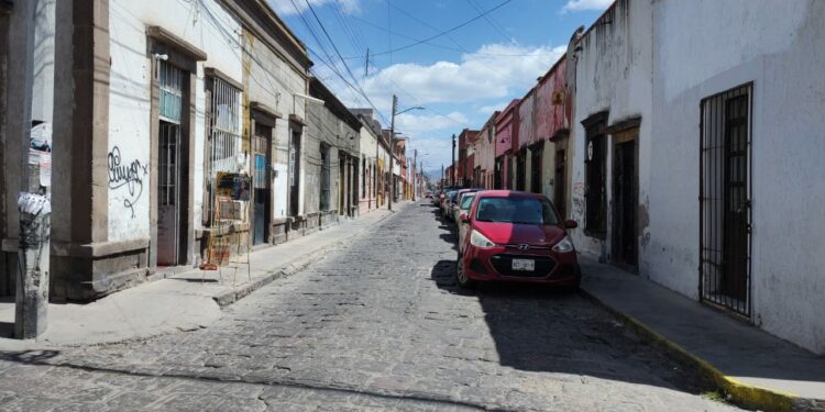 Vecinos de San Miguelito se oponen a que se quite el adoquín durante obras de rehabilitación
