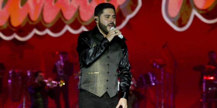 Banda MS celebró en la Fenapo sus 20 años de carrera musical