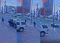 Con violencia, roban camioneta en plaza comercial