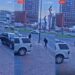 Con violencia, roban camioneta en plaza comercial